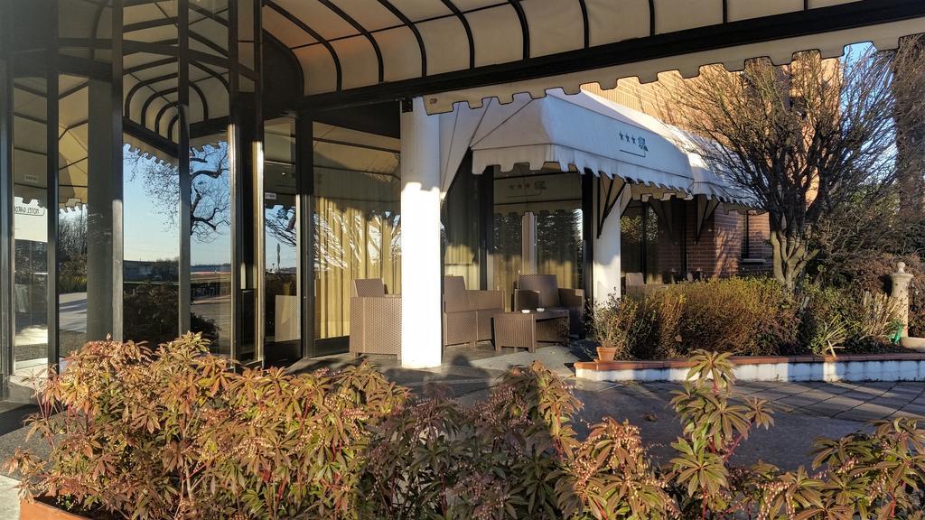 Hotel Gardenia Cermenate Exterior photo