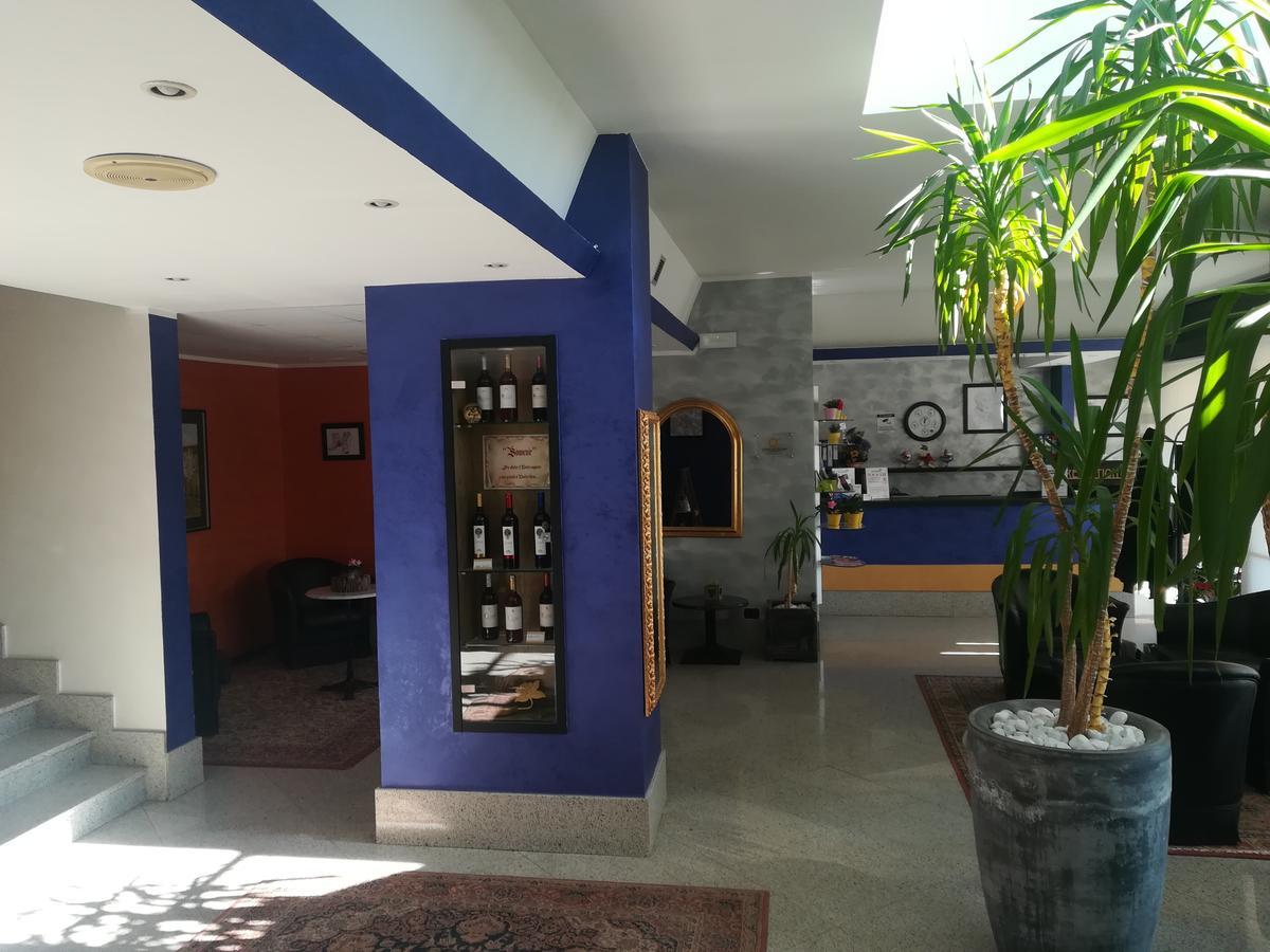 Hotel Gardenia Cermenate Exterior photo