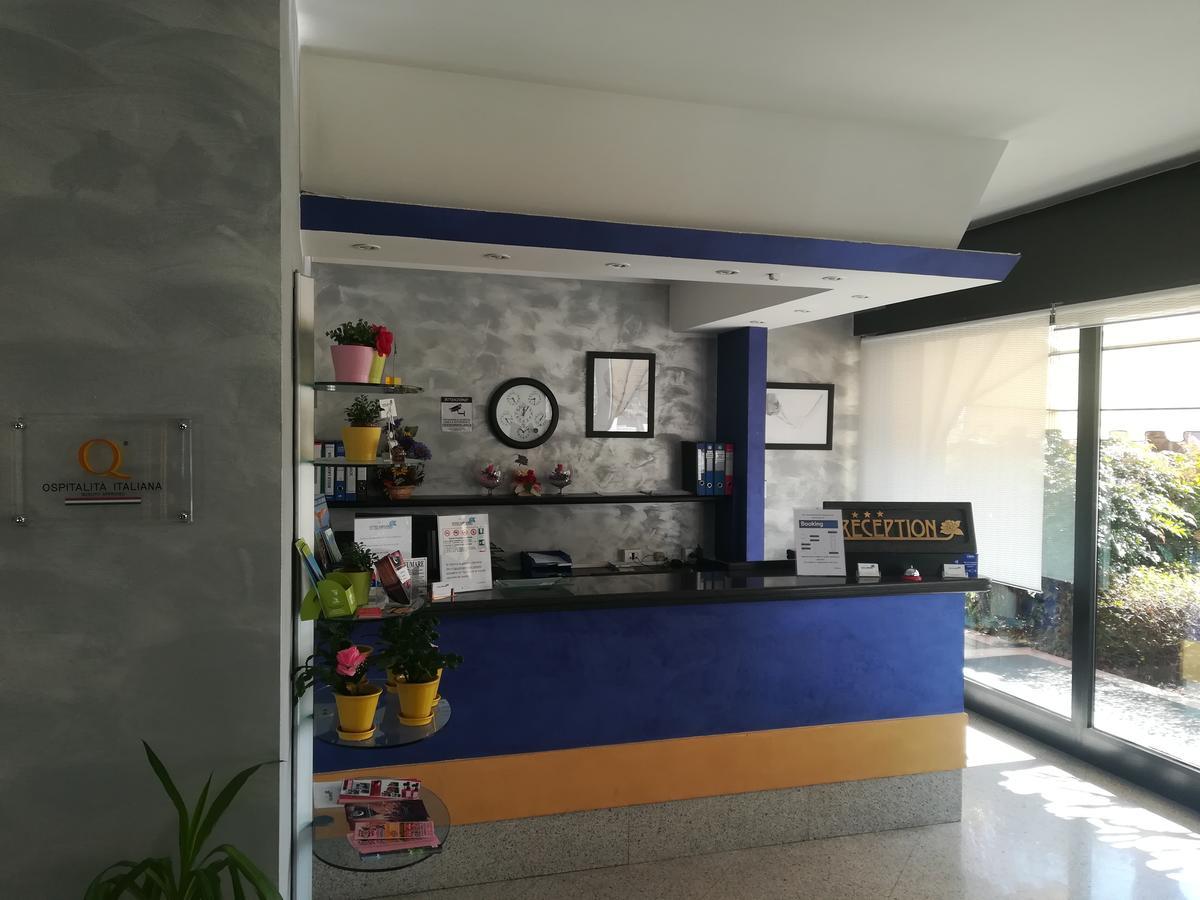 Hotel Gardenia Cermenate Exterior photo