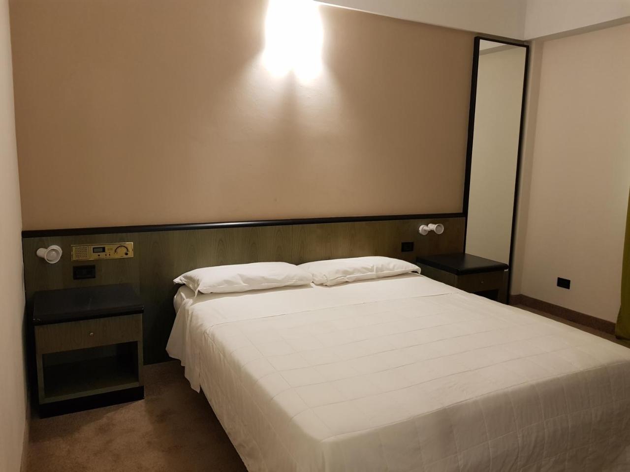Hotel Gardenia Cermenate Exterior photo