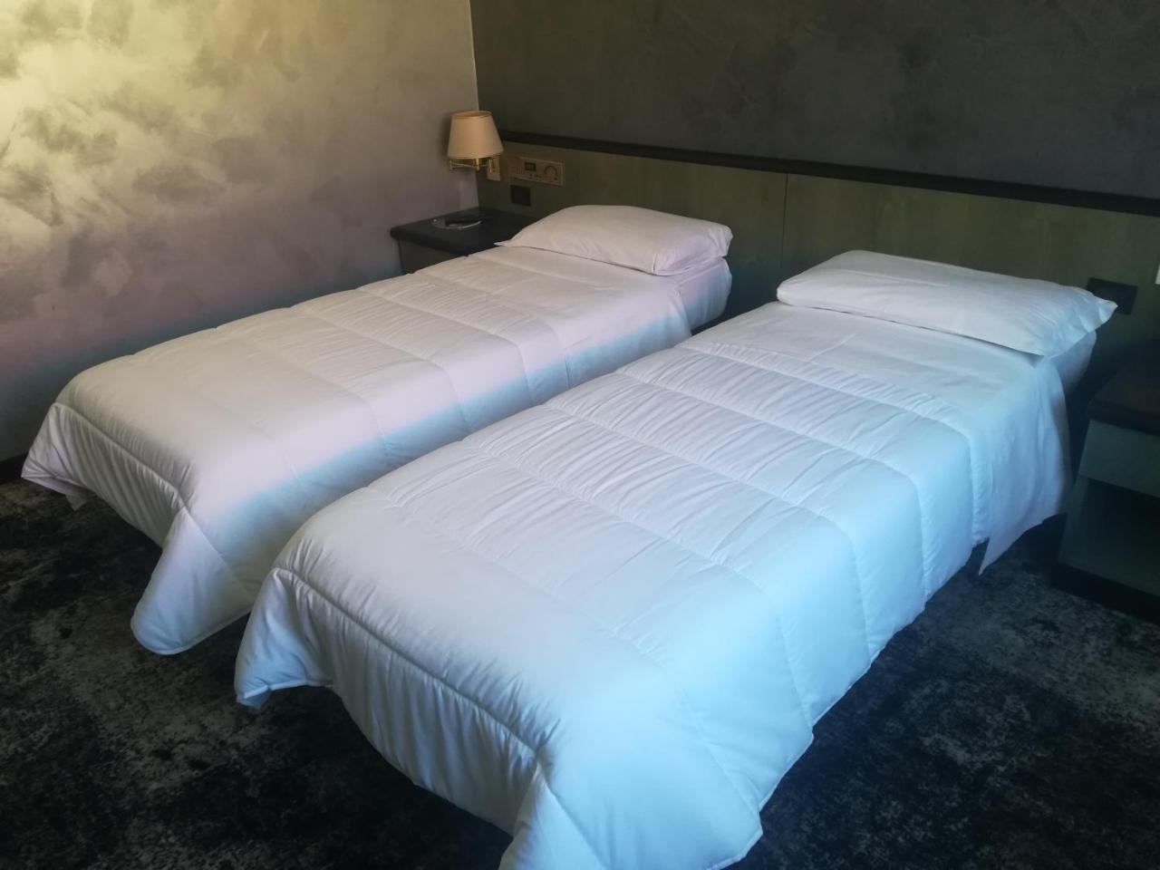 Hotel Gardenia Cermenate Exterior photo